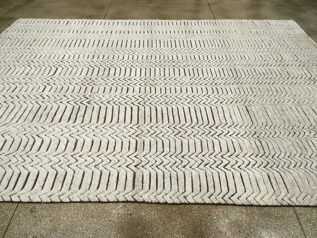 Contemporary Turkish Room Size Carpet, No.30127 - Galerie Shabab