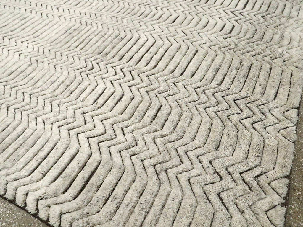 Contemporary Turkish Room Size Carpet, No.30127 - Galerie Shabab