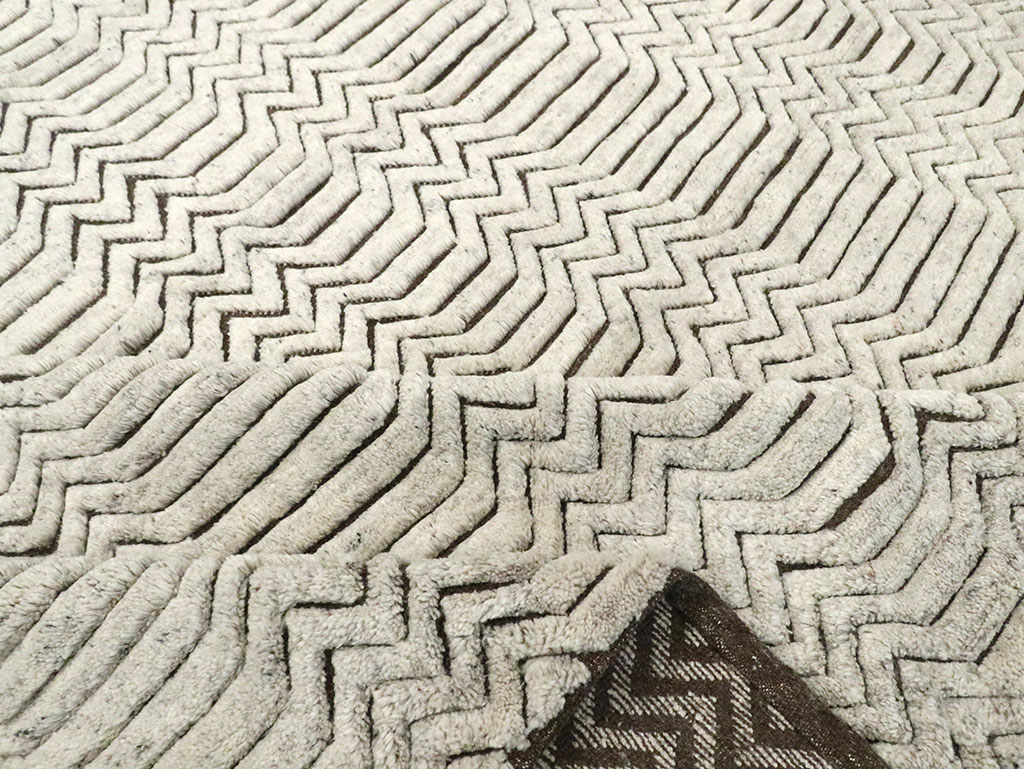 Contemporary Turkish Room Size Carpet, No.30127 - Galerie Shabab