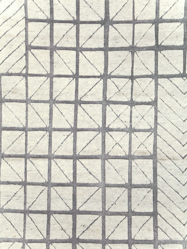 Contemporary Turkish Room Size Carpet, No.30128 - Galerie Shabab