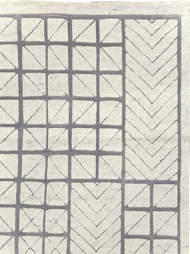 Contemporary Turkish Room Size Carpet, No.30128 - Galerie Shabab