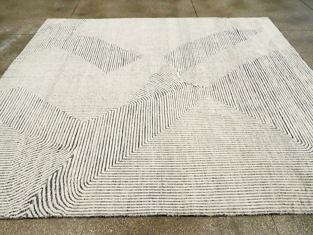 Contemporary Turkish Square Room Size Carpet, No.30129 - Galerie Shabab