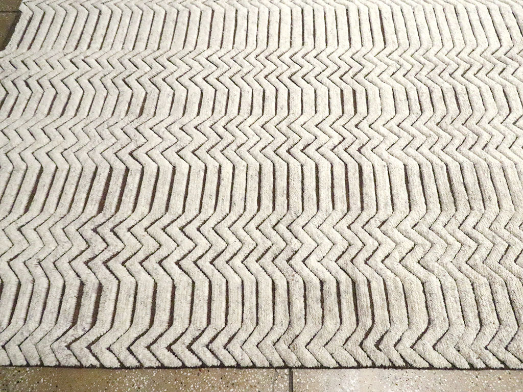 Contemporary Handmade Turkish Large Carpet, No.30130 - Galerie Shabab