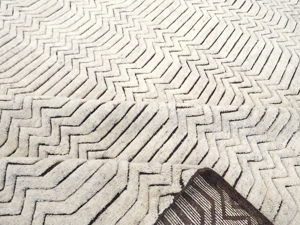 Contemporary Handmade Turkish Large Carpet, No.30130 - Galerie Shabab