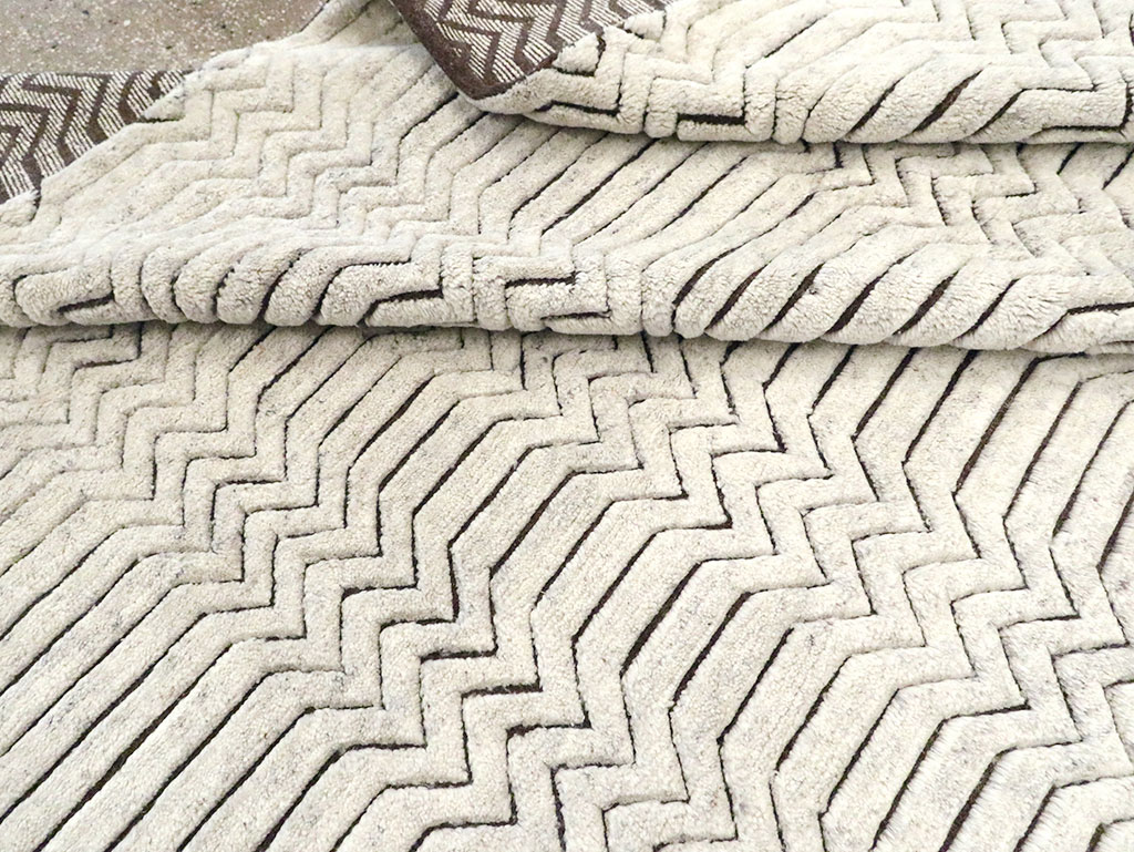 Contemporary Handmade Turkish Large Carpet, No.30130 - Galerie Shabab