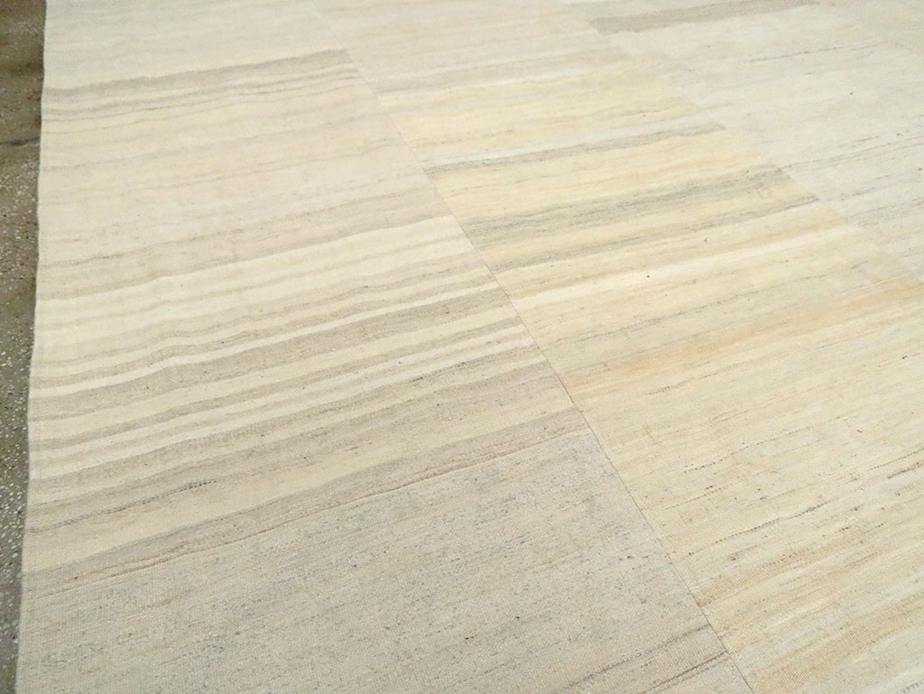 Vintage Turkish Flatweave Kilim Room Size Carpet, No.30131 - Galerie Shabab