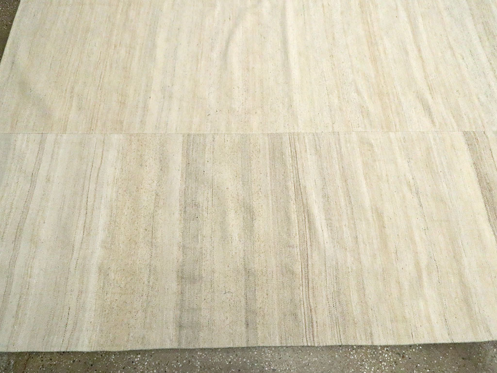 Vintage Turkish Flatweave Kilim Room Size Carpet, No.30131 - Galerie Shabab