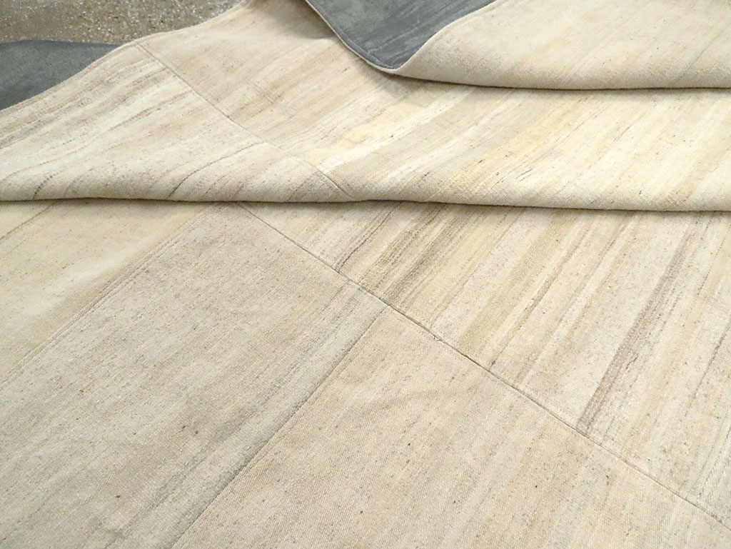 Vintage Turkish Flatweave Kilim Room Size Carpet, No.30131 - Galerie Shabab