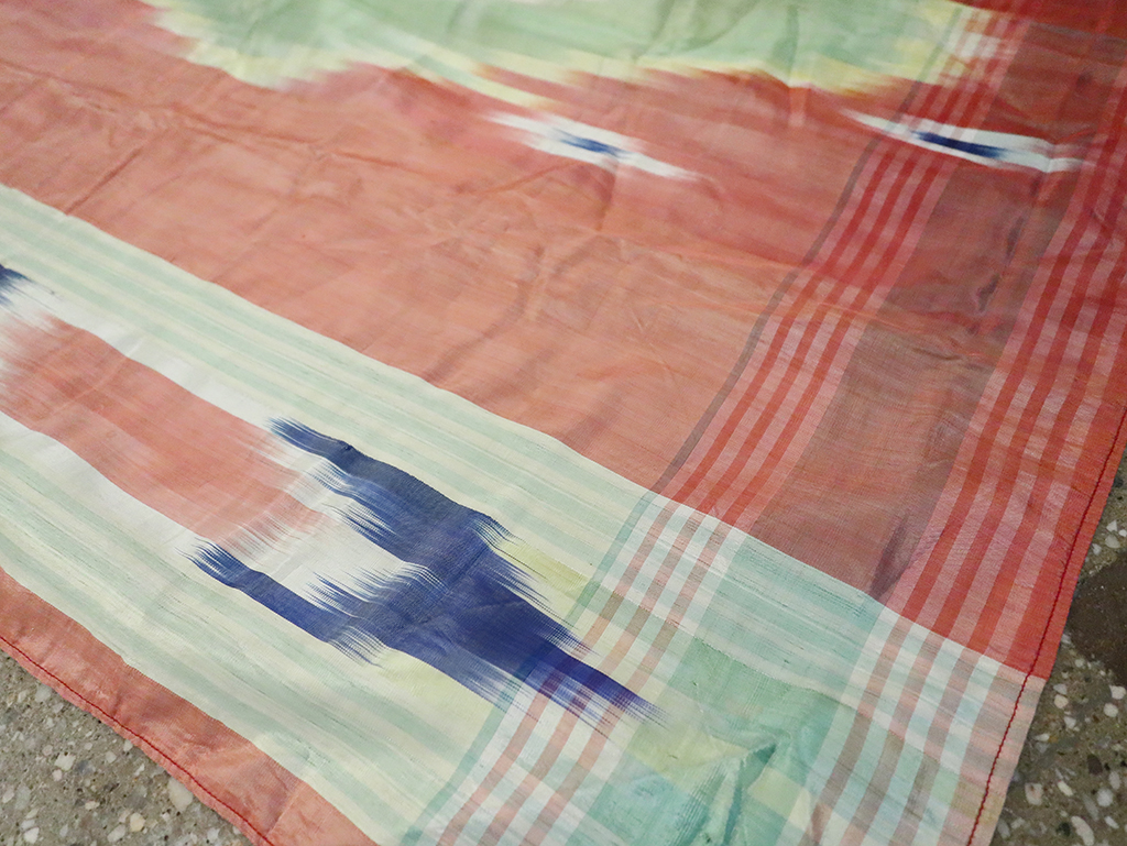 Vintage Central Asian Square Ikat Textile, No.30136 - Galerie Shabab