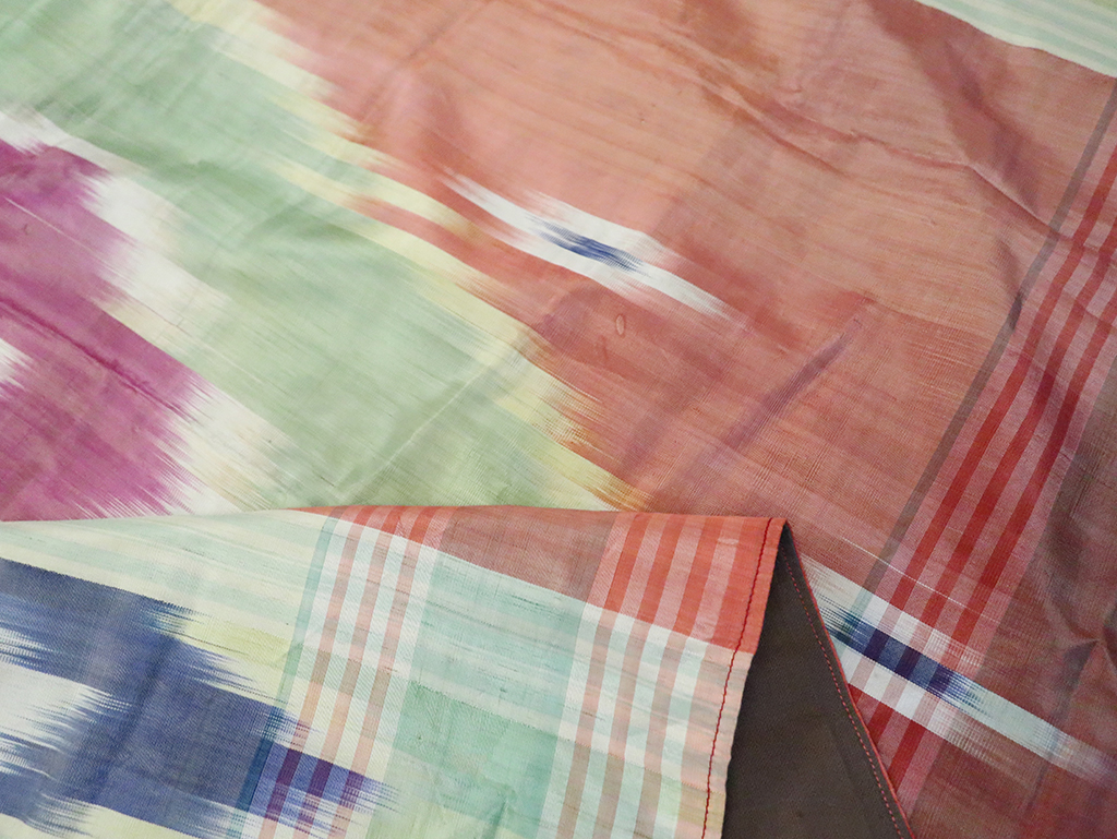 Vintage Central Asian Square Ikat Textile, No.30136 - Galerie Shabab