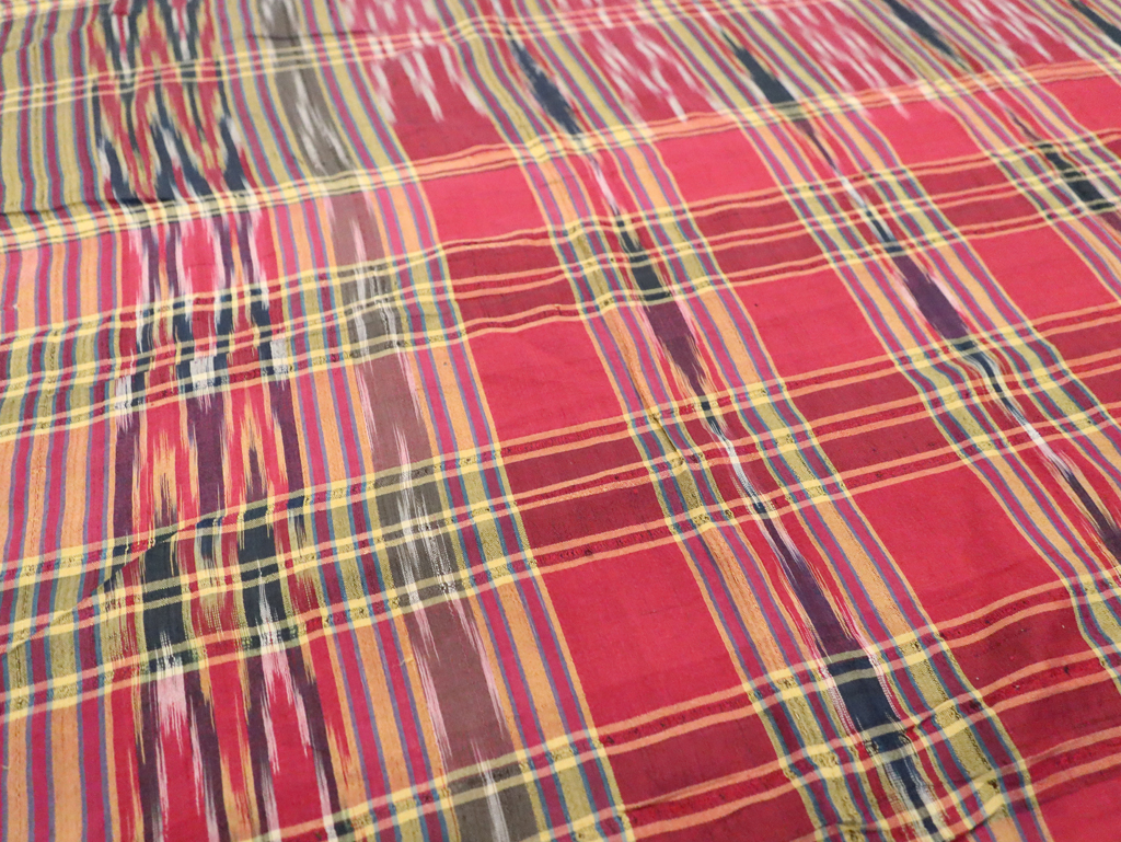 Vintage Persian Textile Fabric, No.30137 - Galerie Shabab