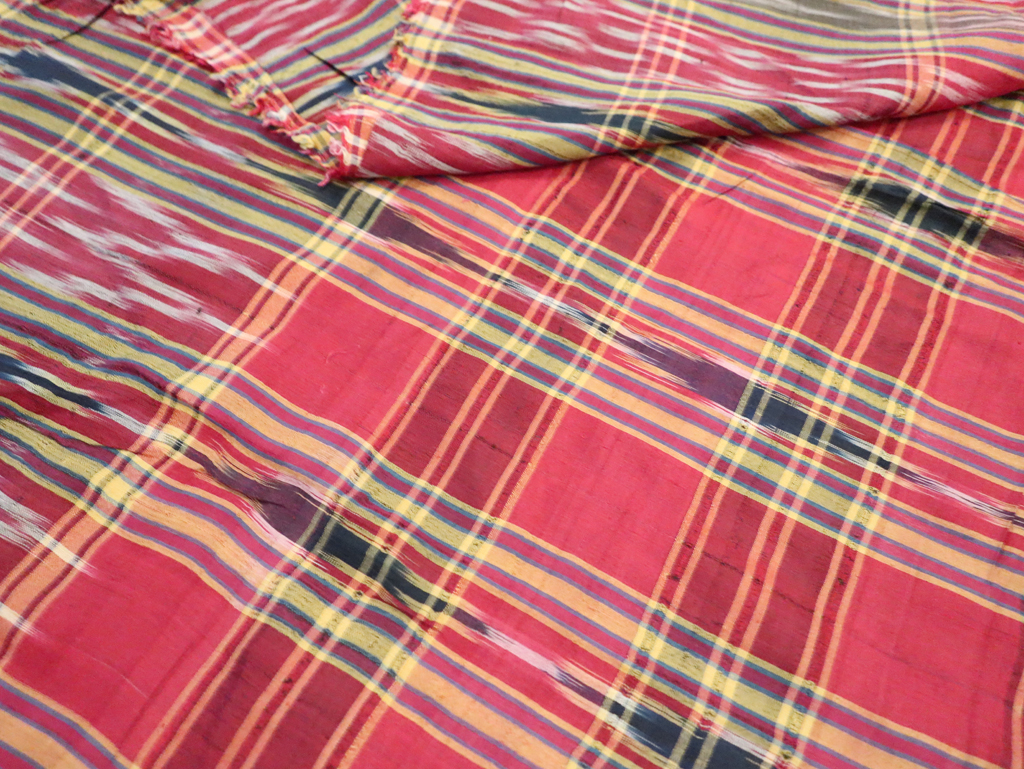 Vintage Persian Textile Fabric, No.30137 - Galerie Shabab