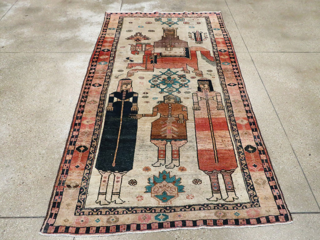 Vintage Persian Bakhtiari Pictorial Rug, No.30143 - Galerie Shabab
