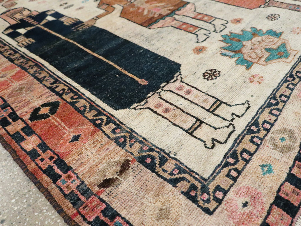 Vintage Persian Bakhtiari Pictorial Rug, No.30143 - Galerie Shabab