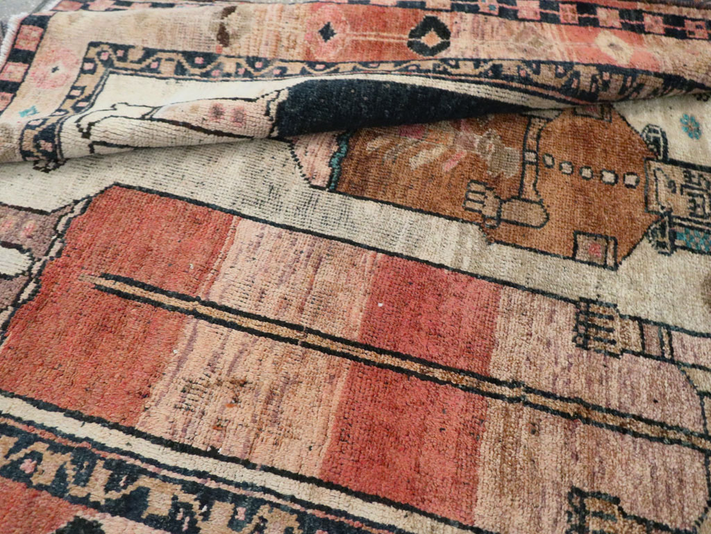 Vintage Persian Bakhtiari Pictorial Rug, No.30143 - Galerie Shabab
