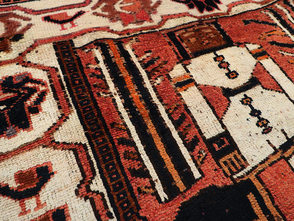 Vintage Persian Pictorial Bakhtiari Accent Rug, No.30144 - Galerie Shabab