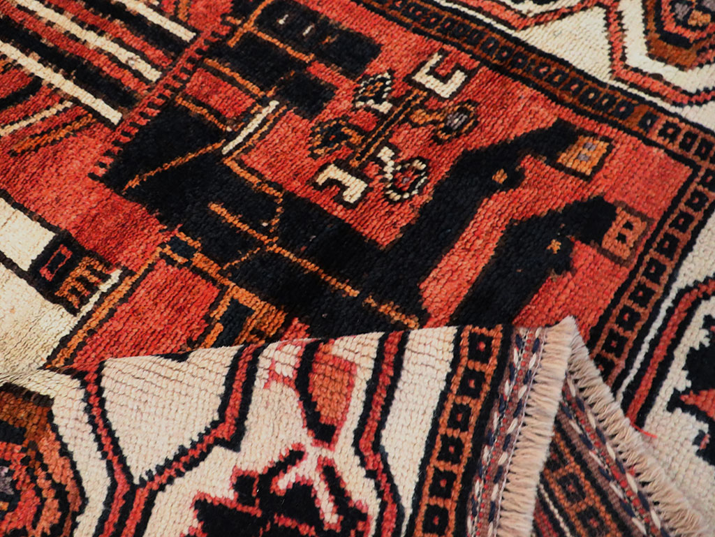 Vintage Persian Pictorial Bakhtiari Accent Rug, No.30144 - Galerie Shabab