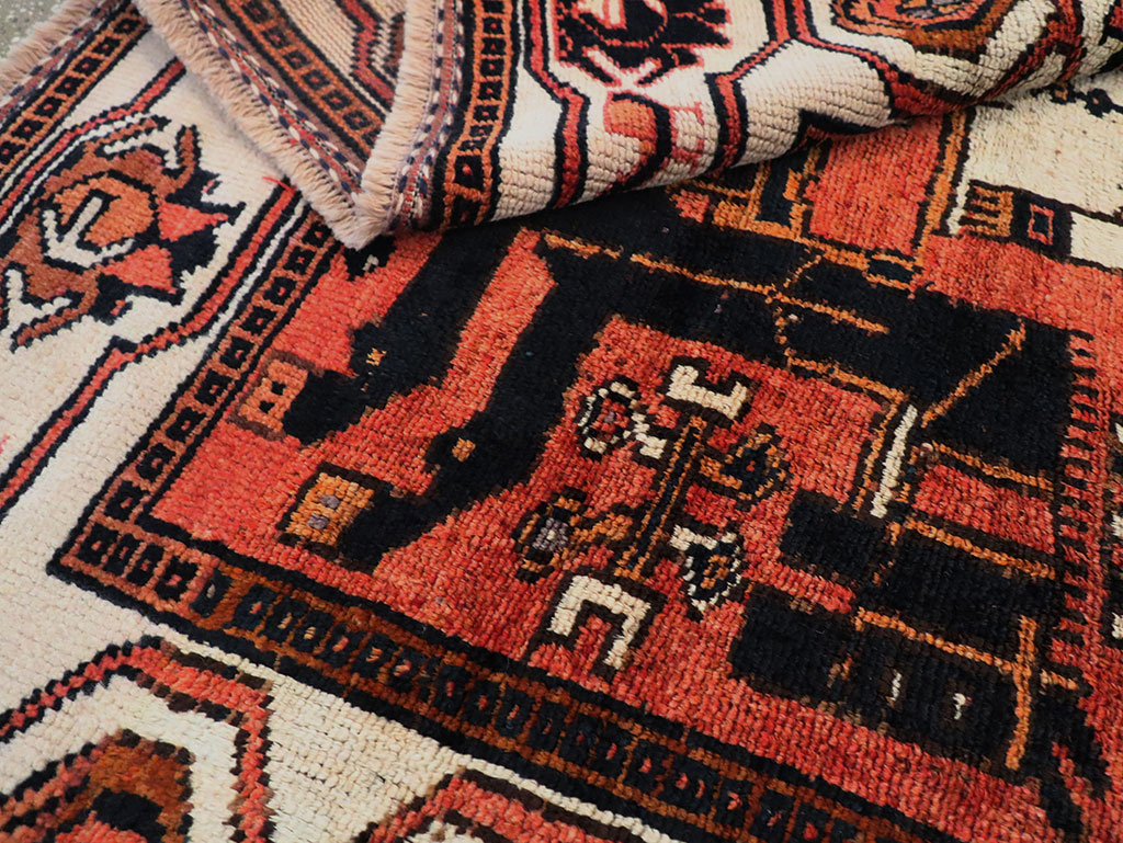 Vintage Persian Pictorial Bakhtiari Accent Rug, No.30144 - Galerie Shabab