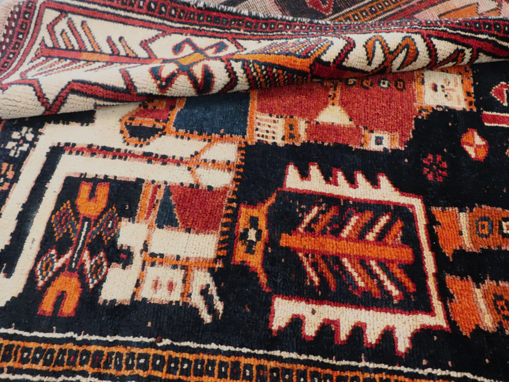 Vintage Persian Pictorial Bakhtiari Rug, No.30145 - Galerie Shabab