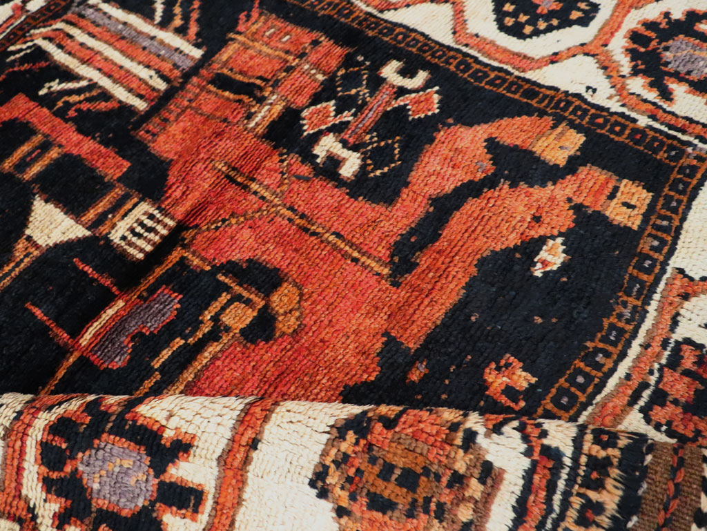 Vintage Persian Pictorial Bakhtiari Accent Rug, No.30146 - Galerie Shabab