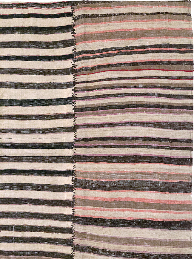 Vintage Persian Flatweave Kilim Accent Carpet, No.30148 - Galerie Shabab