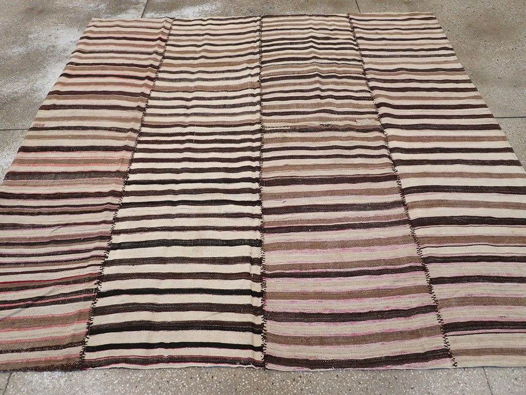 Vintage Persian Flatweave Kilim Accent Carpet, No.30148 - Galerie Shabab