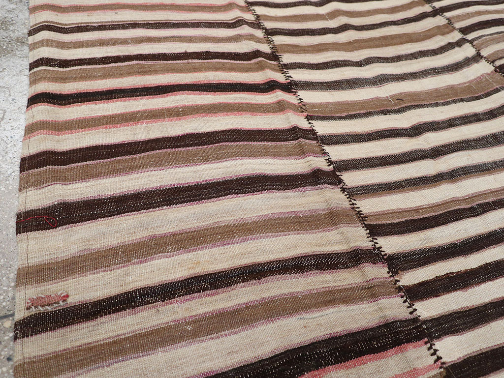 Vintage Persian Flatweave Kilim Accent Carpet, No.30148 - Galerie Shabab