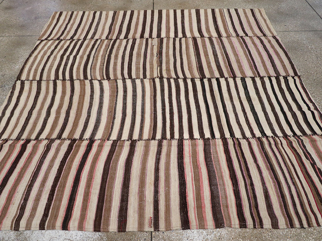 Vintage Persian Flatweave Kilim Accent Carpet, No.30148 - Galerie Shabab