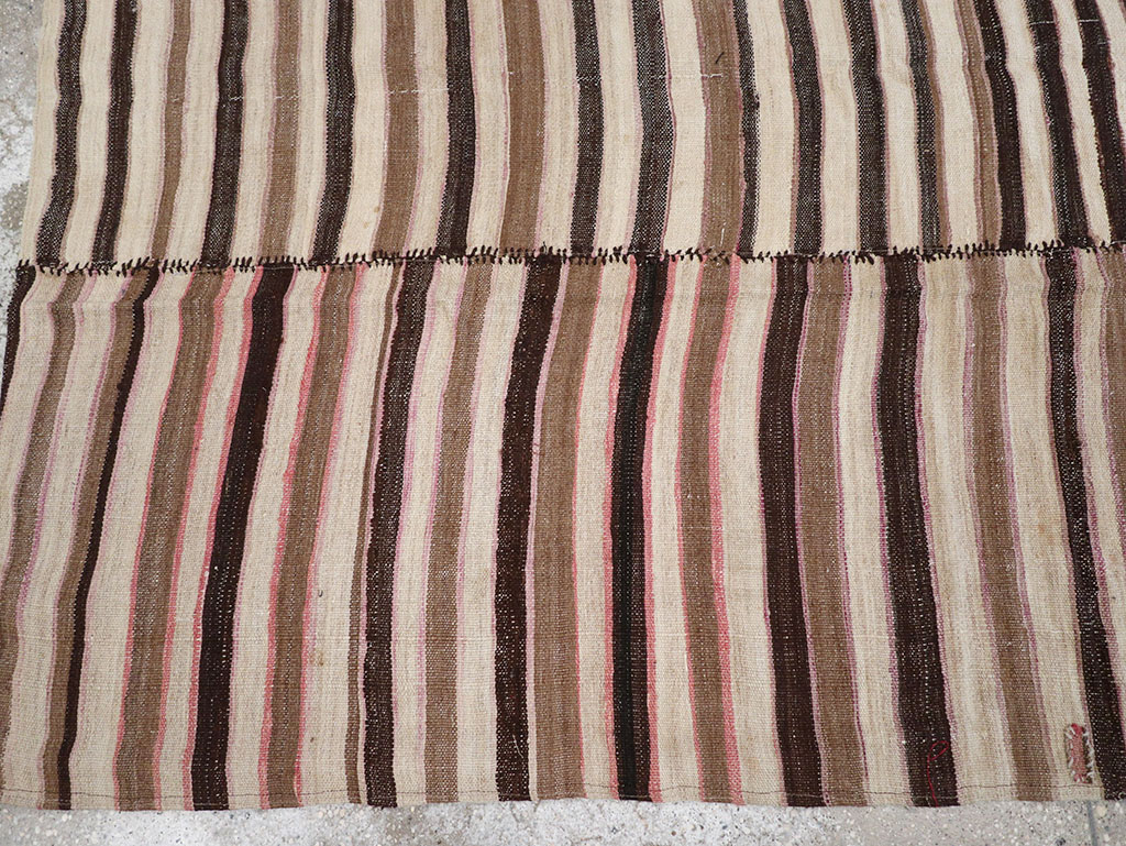 Vintage Persian Flatweave Kilim Accent Carpet, No.30148 - Galerie Shabab