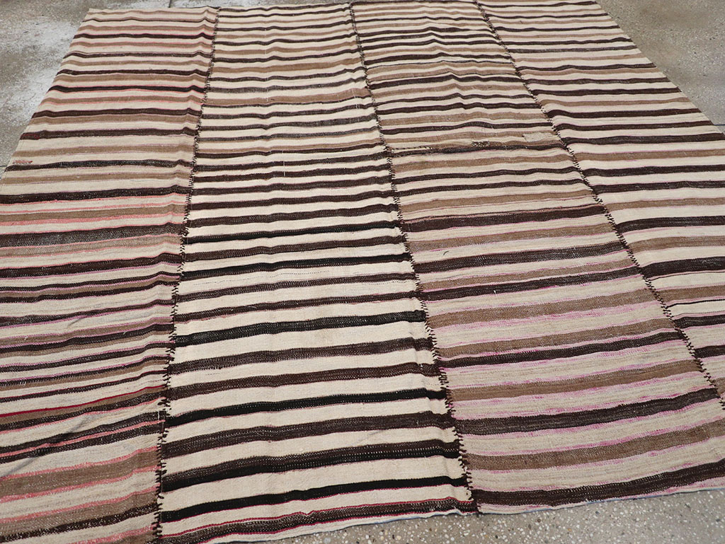 Vintage Persian Flatweave Kilim Accent Carpet, No.30148 - Galerie Shabab
