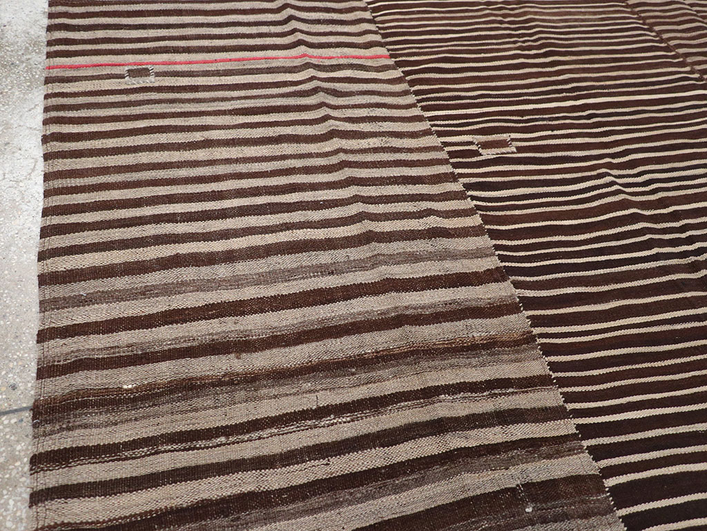 Vintage Persian Flatweave Kilim Accent Rug, No.30150 - Galerie Shabab