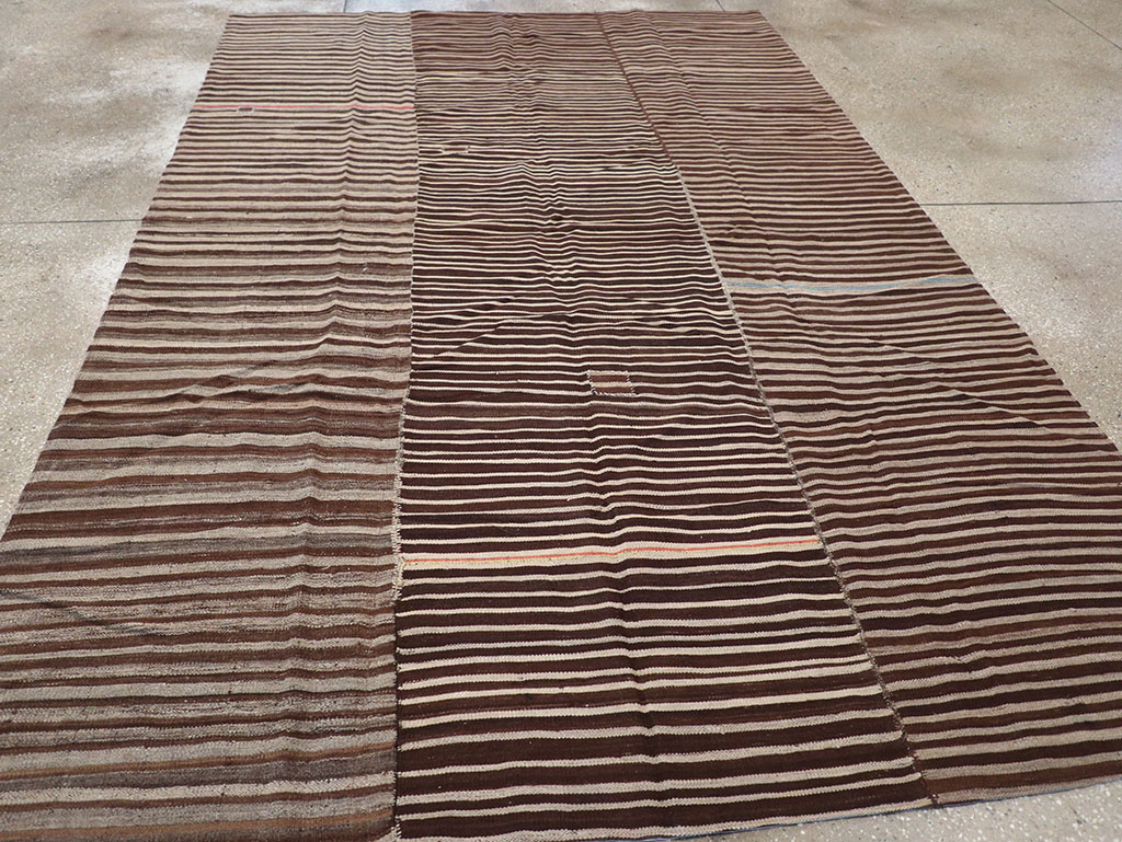 Vintage Persian Flatweave Kilim Accent Rug, No.30150 - Galerie Shabab