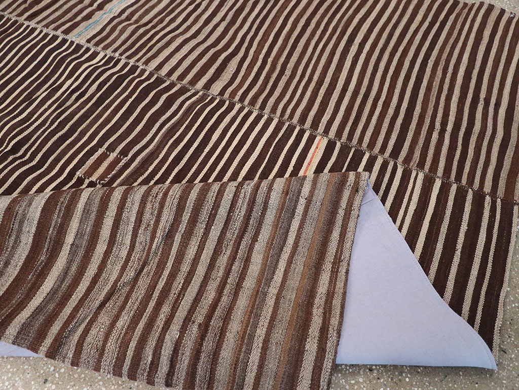 Vintage Persian Flatweave Kilim Accent Rug, No.30150 - Galerie Shabab