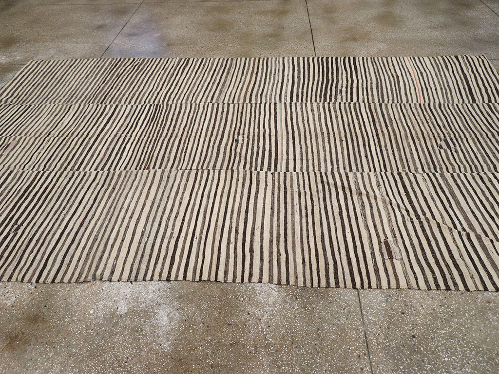 Vintage Persian Flatweave Kilim Room Size Carpet, No.30153 - Galerie Shabab