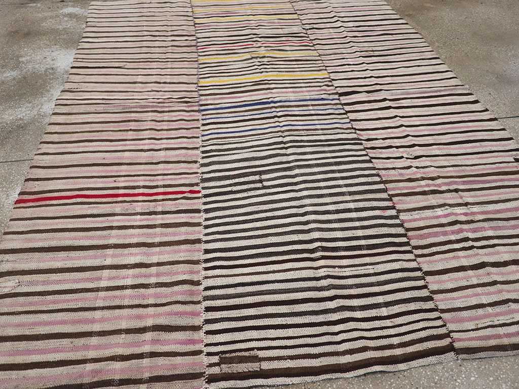 Vintage Persian Flatweave Kilim Accent Carpet, No.30154 - Galerie Shabab