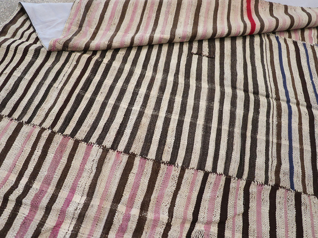 Vintage Persian Flatweave Kilim Accent Carpet, No.30154 - Galerie Shabab