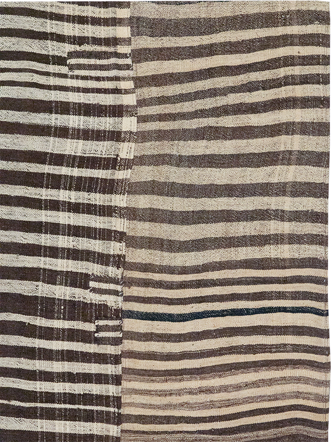 Vintage Persian Flatweave Kilim Room Size Carpet, No.30161 - Galerie Shabab