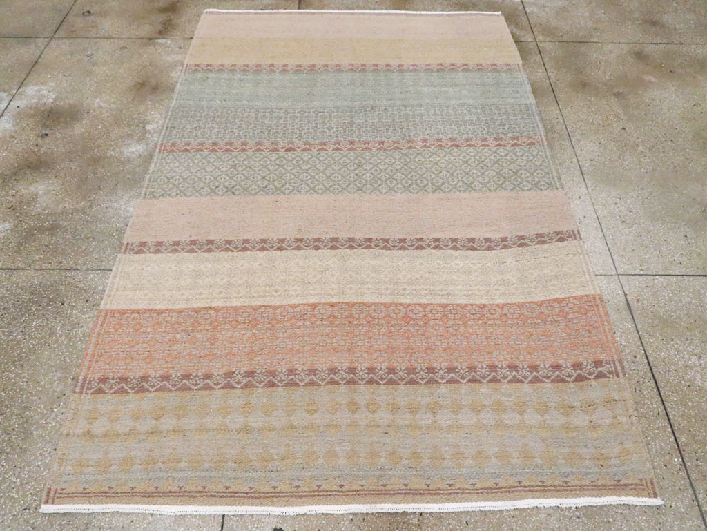 Vintage Persian Flatweave Kilim Accent Carpet, No.30168 - Galerie Shabab