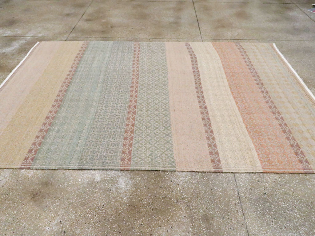 Vintage Persian Flatweave Kilim Accent Carpet, No.30168 - Galerie Shabab