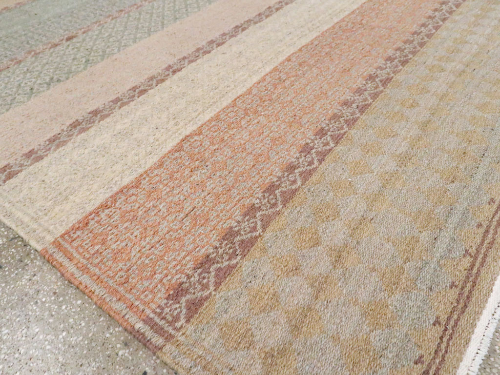 Vintage Persian Flatweave Kilim Accent Carpet, No.30168 - Galerie Shabab