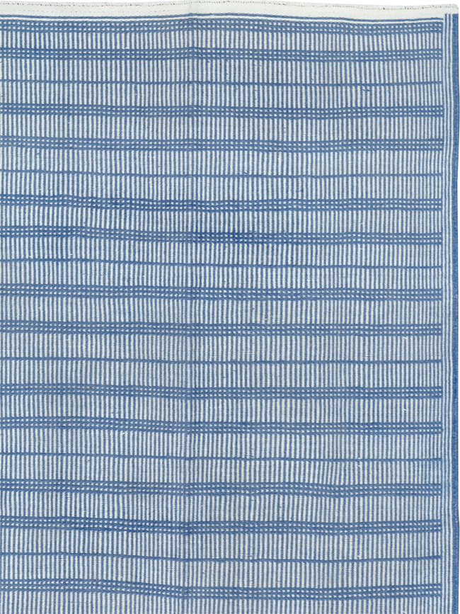 Modern Turkish Flatweave Kilim Accent Rug, No.30170 - Galerie Shabab
