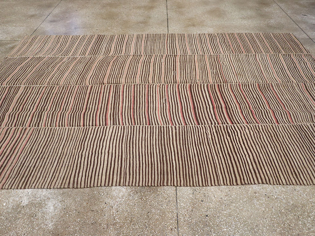 Vintage Persian Flatweave Kilim Room Size Carpet, No.30171 - Galerie Shabab