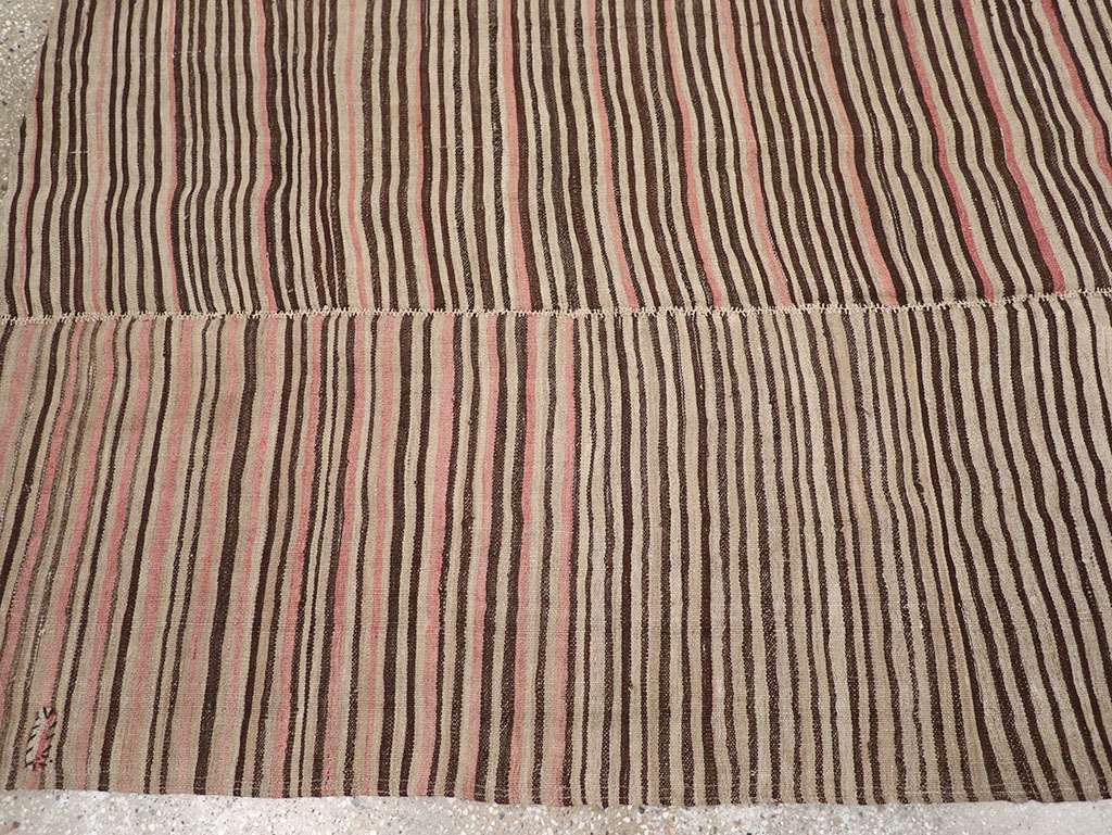 Vintage Persian Flatweave Kilim Room Size Carpet, No.30171 - Galerie Shabab