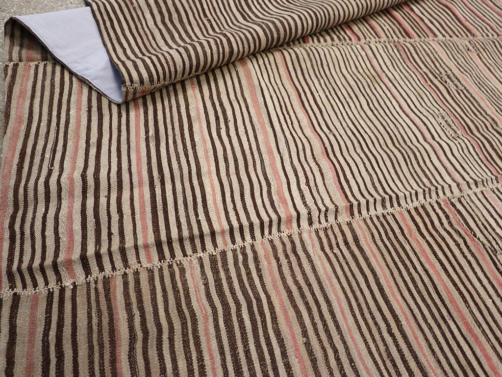 Vintage Persian Flatweave Kilim Room Size Carpet, No.30171 - Galerie Shabab