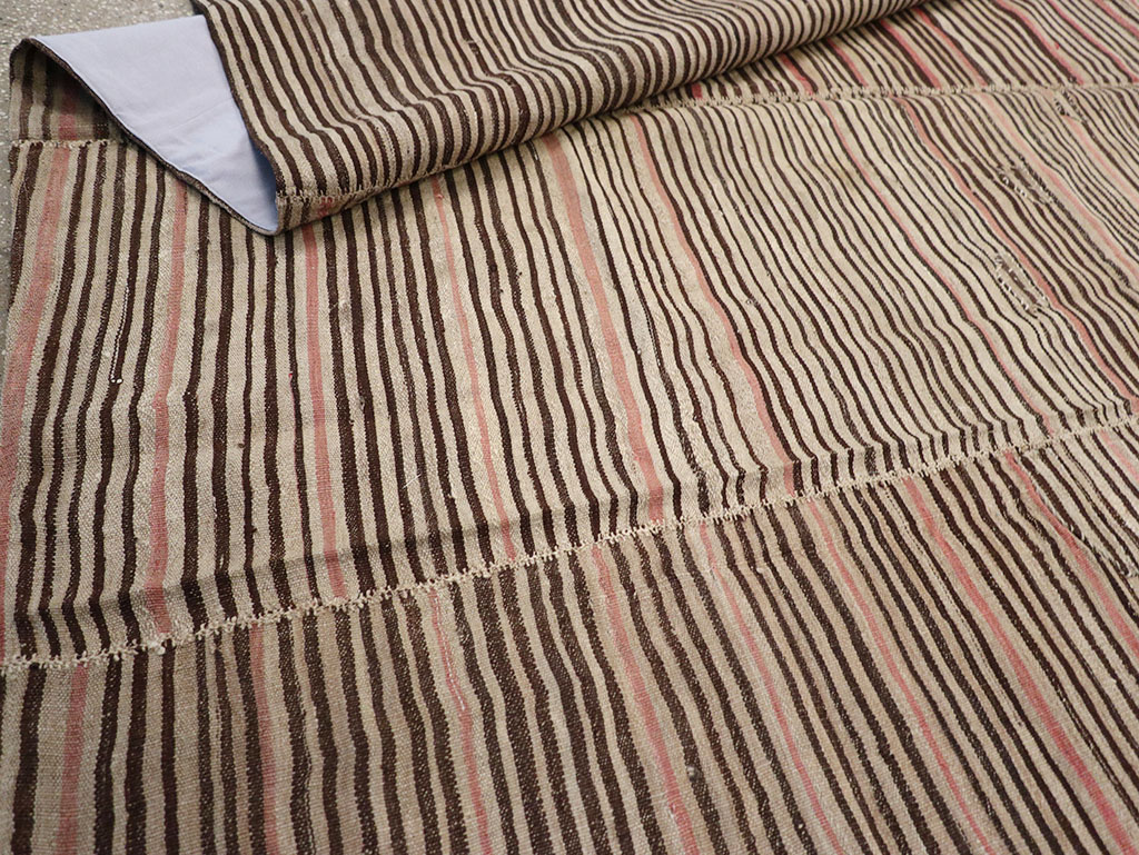 Vintage Persian Flatweave Kilim Room Size Carpet, No.30171 - Galerie Shabab