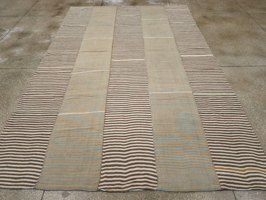 Modern Turkish Flatweave Kilim Room Size Carpet, No.30172 - Galerie Shabab