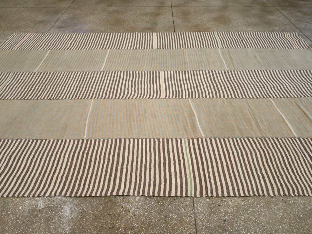 Modern Turkish Flatweave Kilim Room Size Carpet, No.30172 - Galerie Shabab