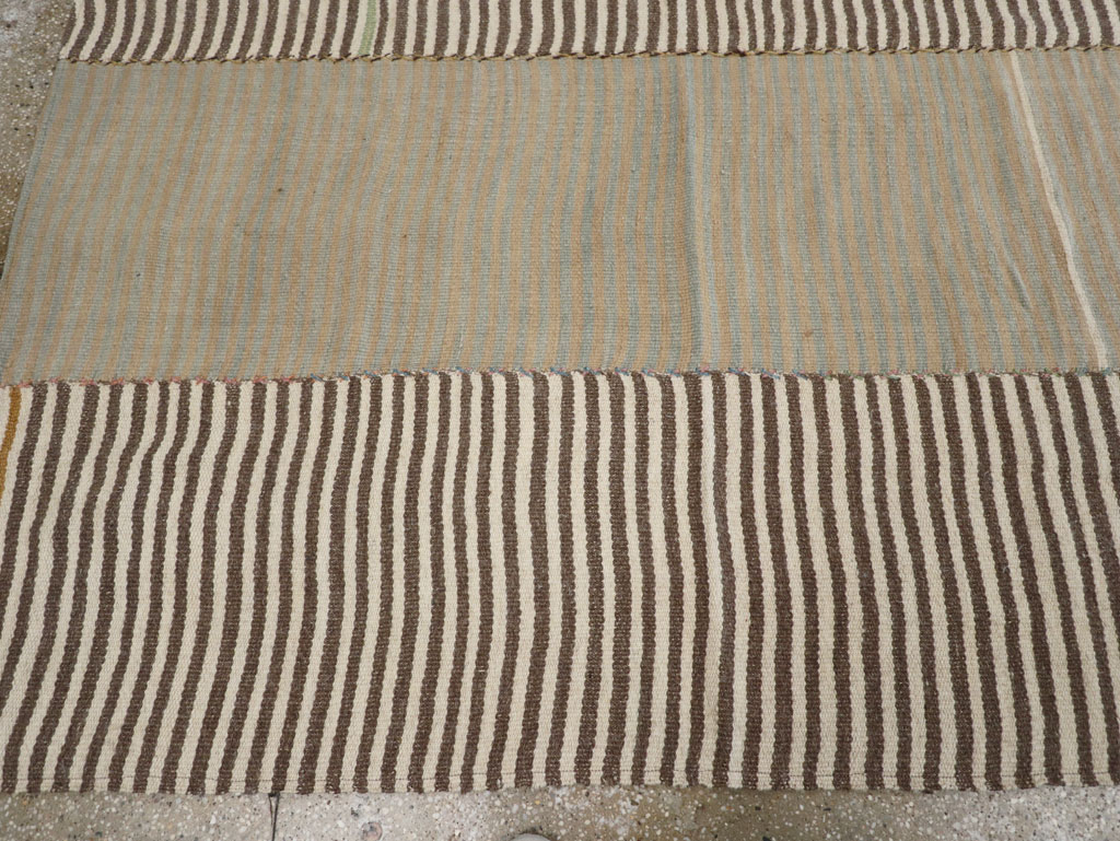 Modern Turkish Flatweave Kilim Room Size Carpet, No.30172 - Galerie Shabab