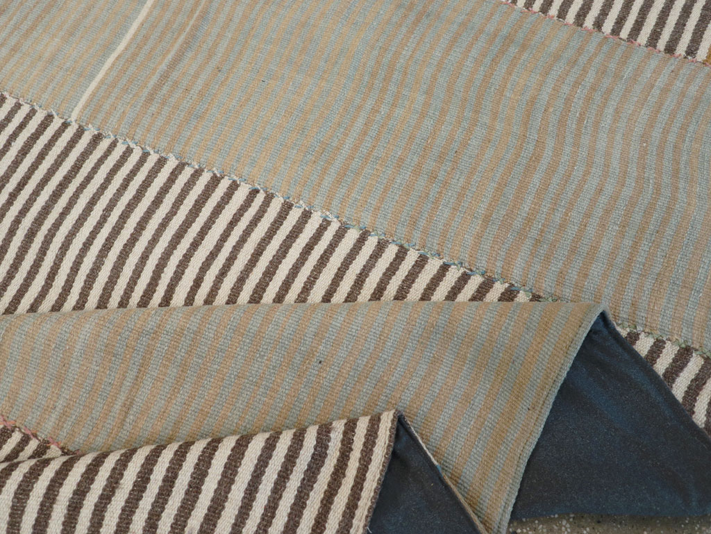 Modern Turkish Flatweave Kilim Room Size Carpet, No.30172 - Galerie Shabab