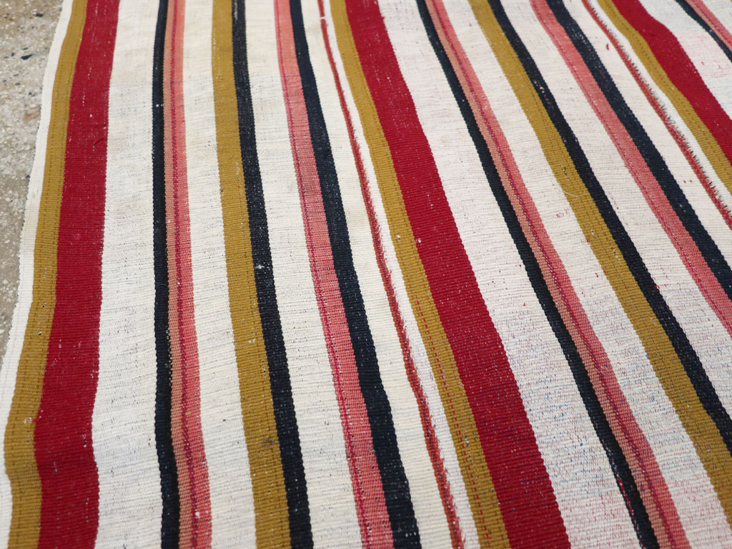 Vintage Turkish Kilim Accent Rug, No.30173 - Galerie Shabab